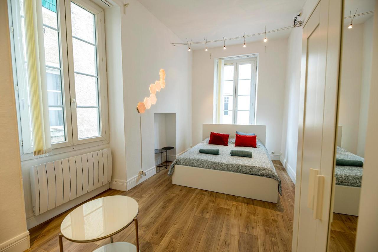 Coeur De Ville, Magnifique Appartement + Parking Pau Esterno foto