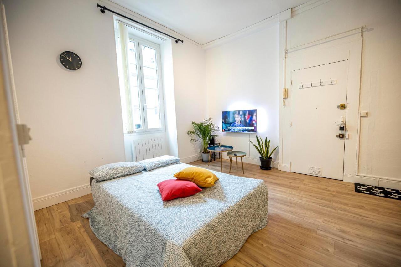 Coeur De Ville, Magnifique Appartement + Parking Pau Esterno foto